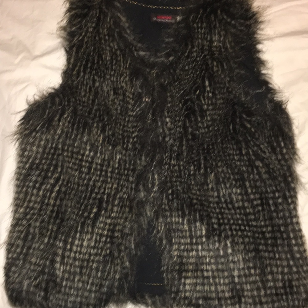 Girls Faux fur vest